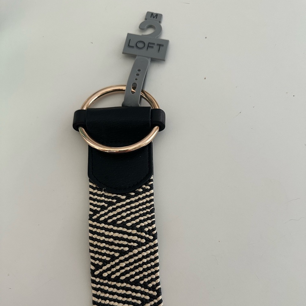 Ann Taylor LOFT natural fiber belt, elastic adjustable, size M